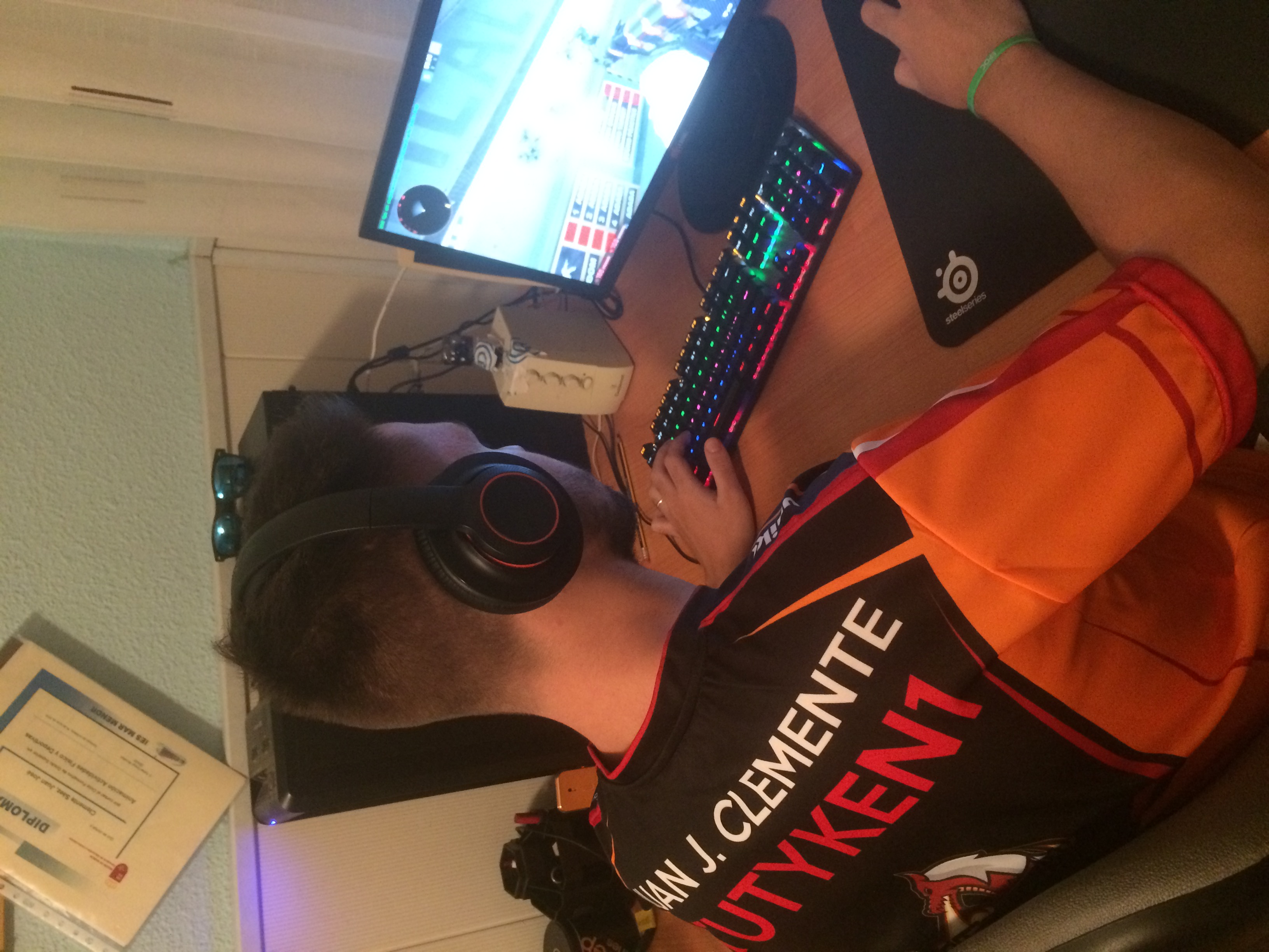 TutykeN1 jugando con AIE Gaming