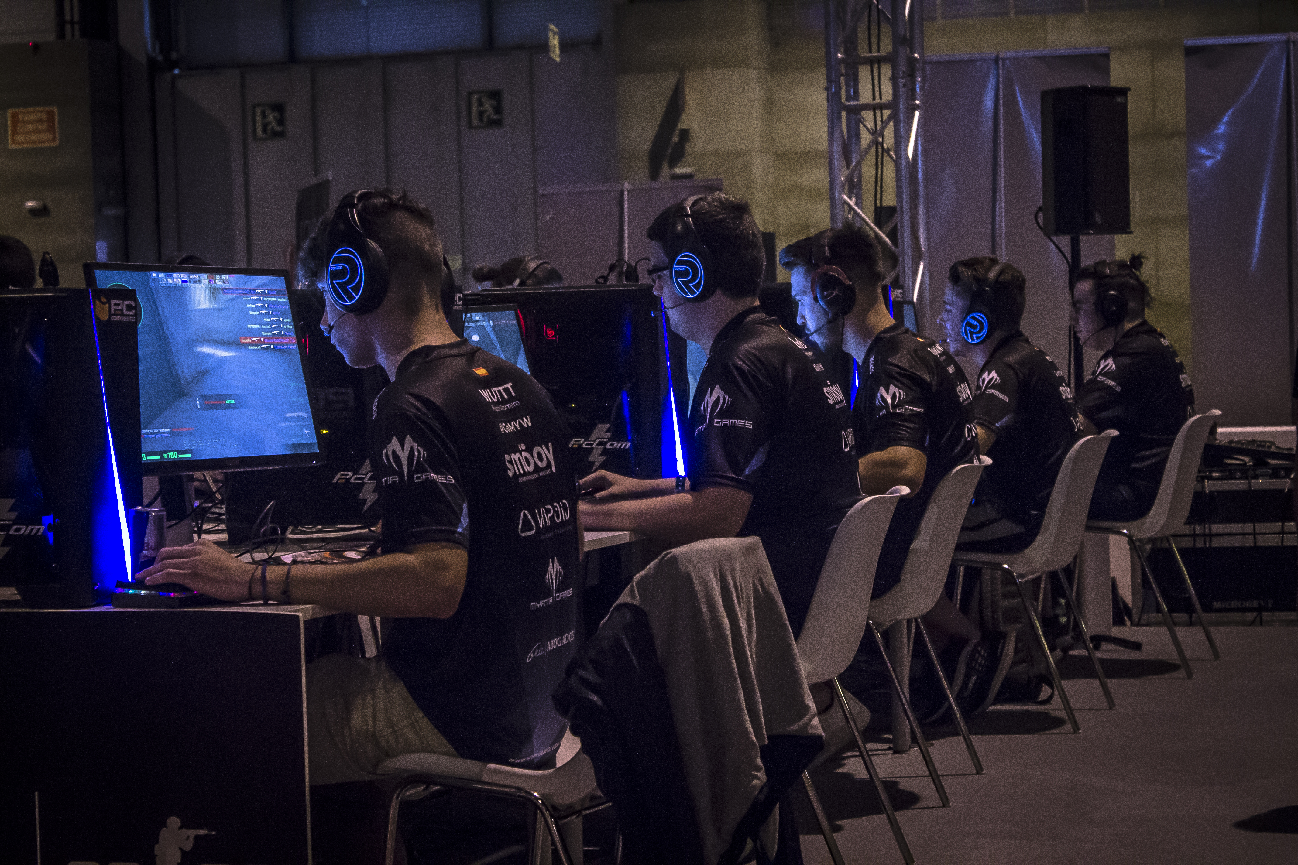 Myrtia Wolves Blue en Gamergy